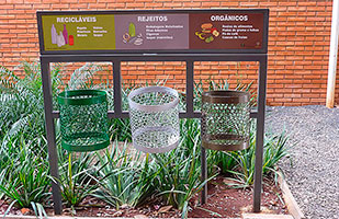 ot_Emp_Carrossel_Lixeiras-004